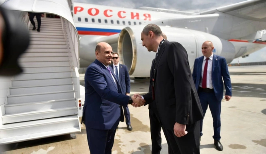 Премьер-министр РФ Михаил Мишустин прилетел в Екатеринбург 